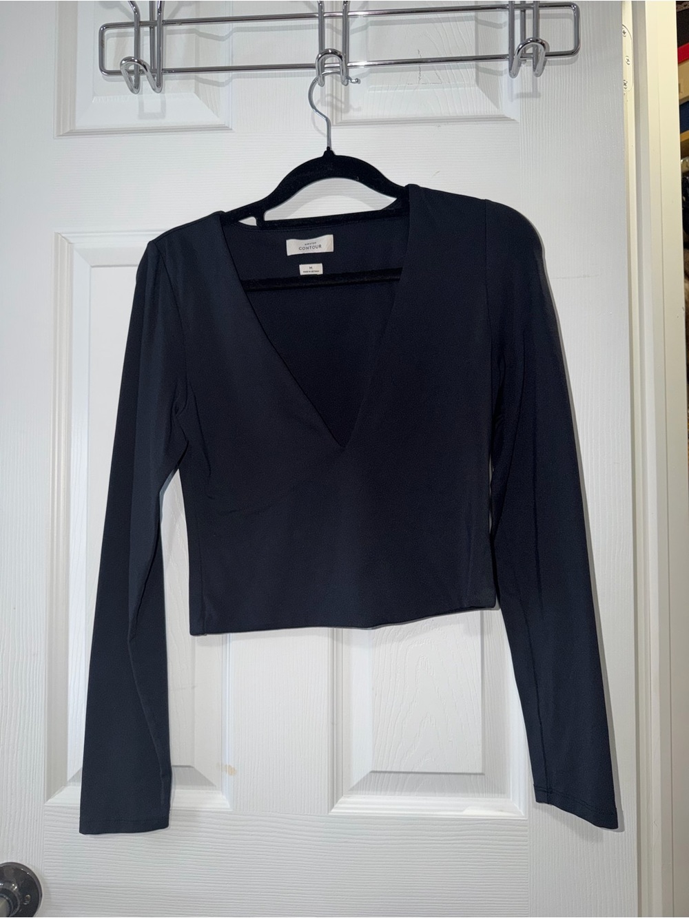 Babaton Long-Sleeve V-Neck Crop Top